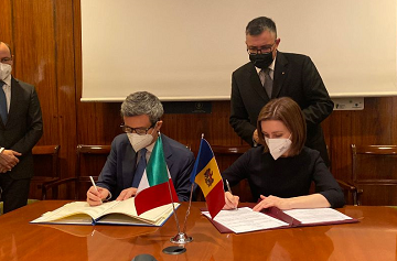 Orlando Sandu firma accordo Roma 20210618