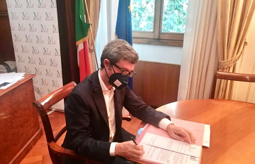 Orlando firma Decreto Edilizia 360x240