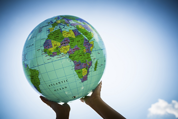 mondo nelle sue mani 360 240